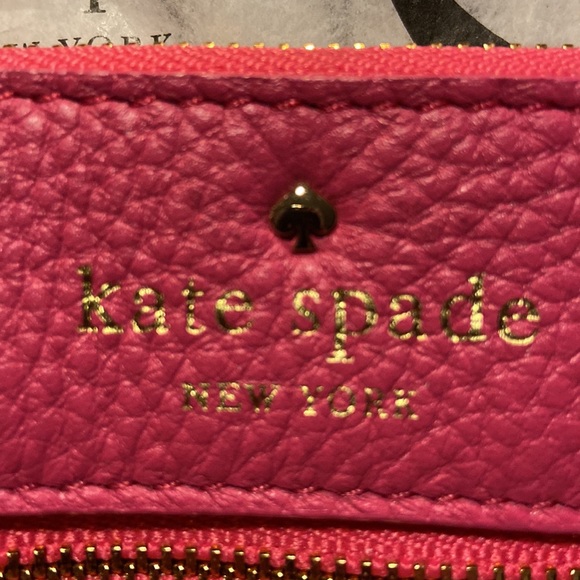 H483/NWT Kate Spade Cobble Hill Strawfroyo (Hot Pink) Wristlet - Picture 3 of 9